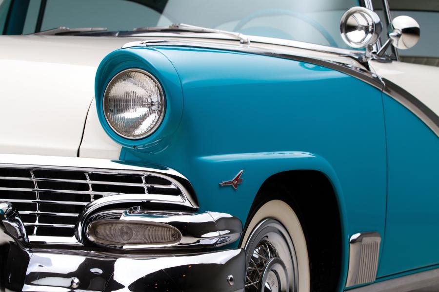  Ford Fairlane Victoria Hardtop Coupe 1956 года  (фото 23 из 49)